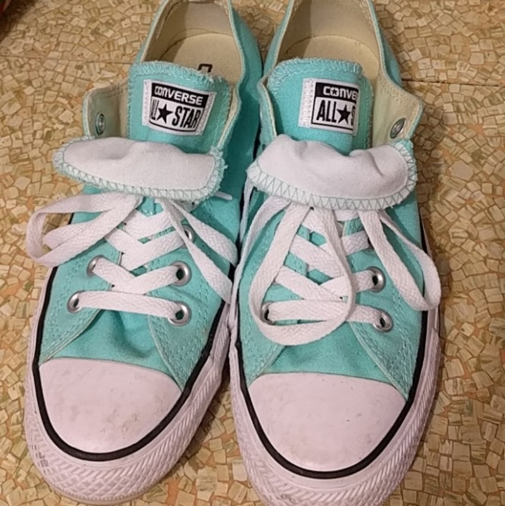 Mint green converse. Double tongue.